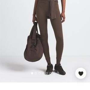 NikeSKIMS Matte 29in Brown Women's Leggings XXS